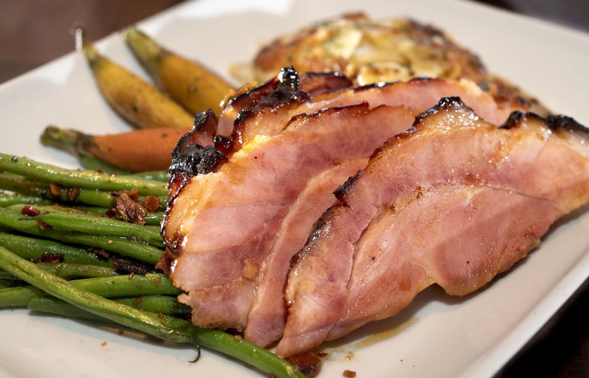 Hard Rock S Main Abbey Brings Plenty Of Gobble Gobble To A Five Course Turkey Day Feast Weekender Food Siouxcityjournal Com