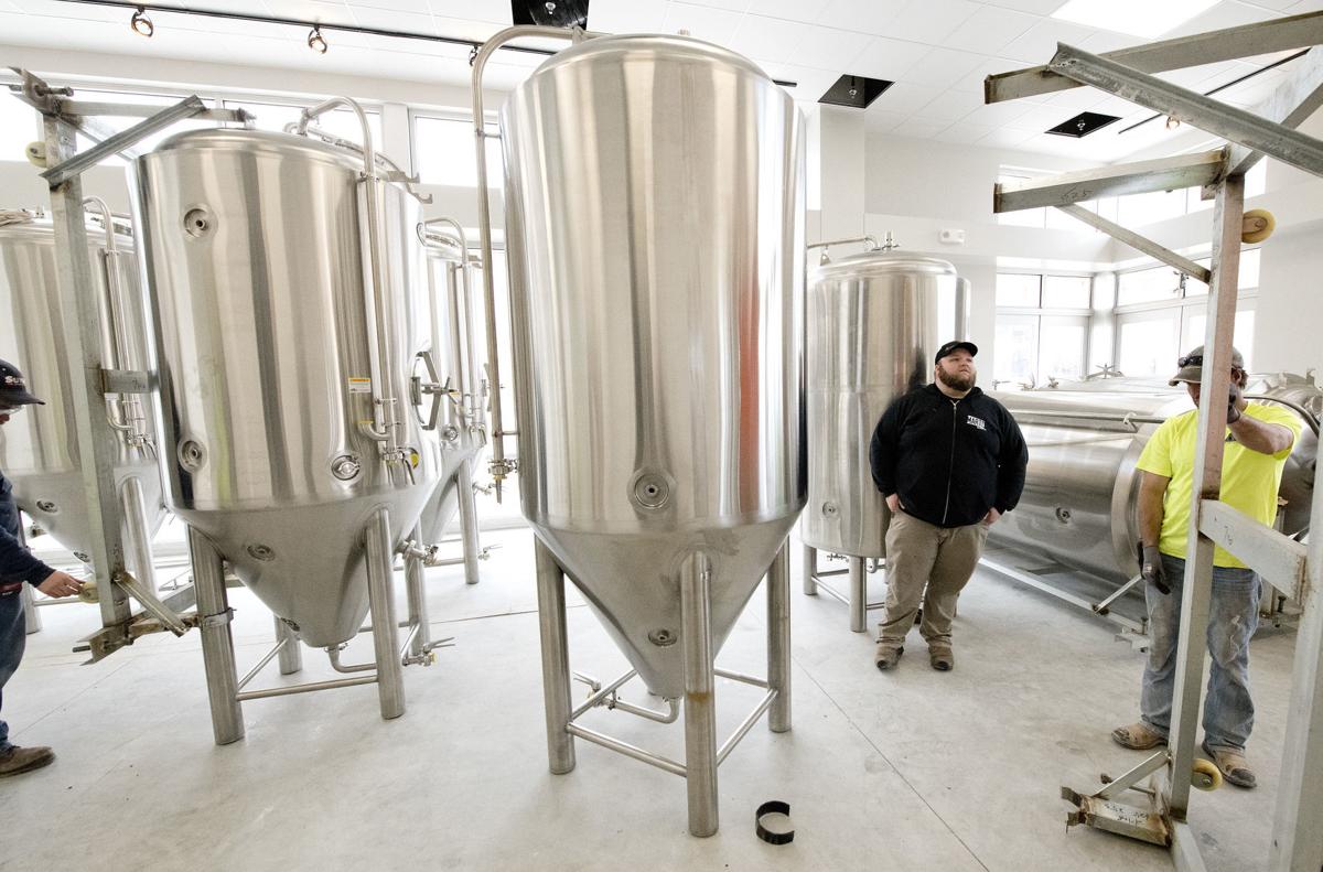 Brew Tanks Arrive At Marto Brewing On Track For Mid June Opening Sioux Brew Siouxcityjournal Com