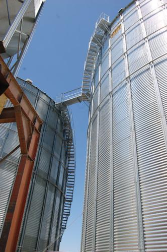 Nebraska farmer hopes new power sweep helps with grain handling