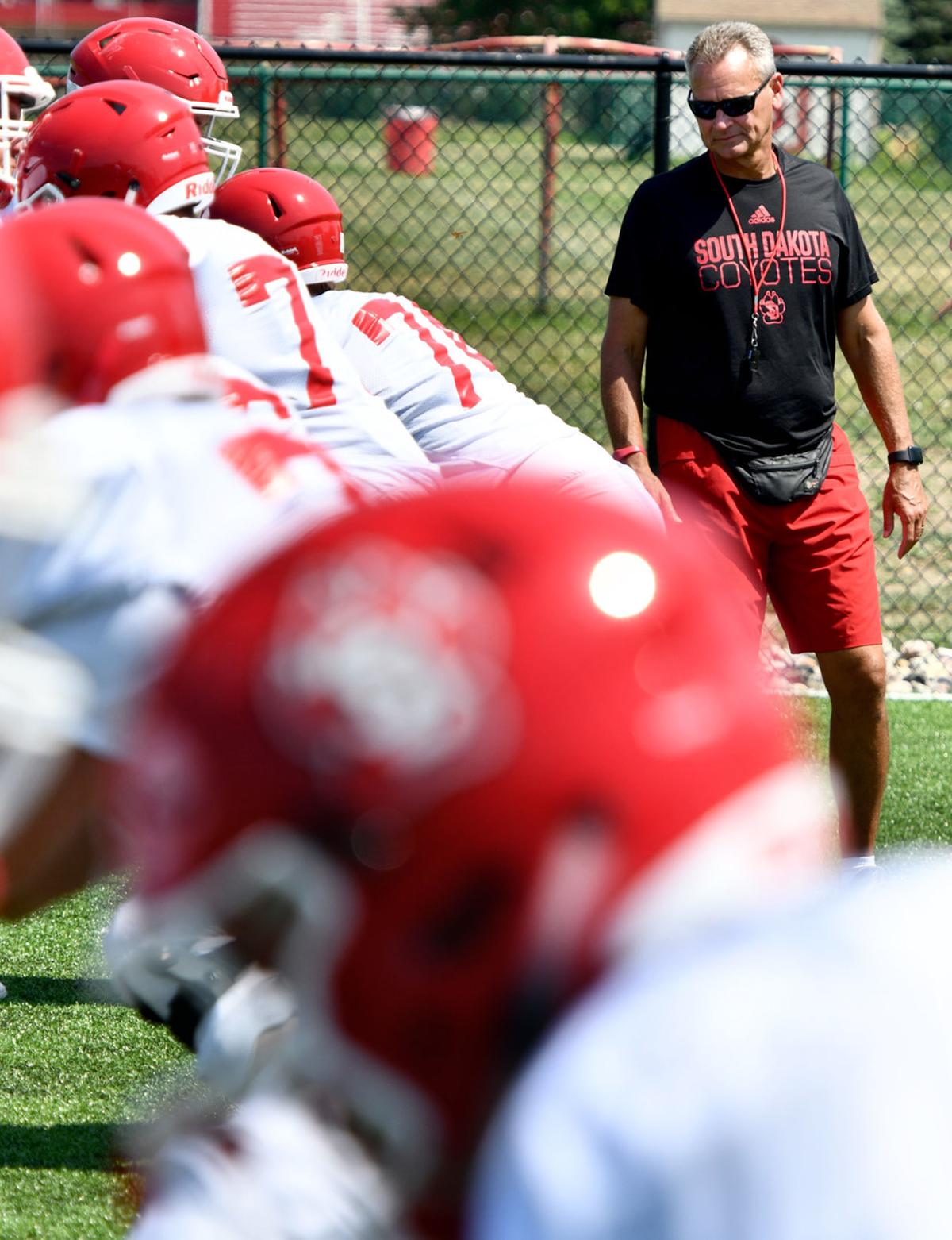 Young Usd Football Team Looks To Improve On 4 7 Mark College