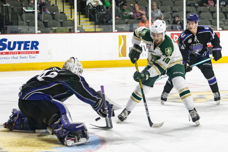 Musketeers vs Tri-City Storm hockey