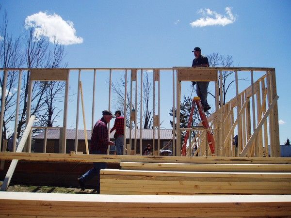 Mapleton begins rebuilding
