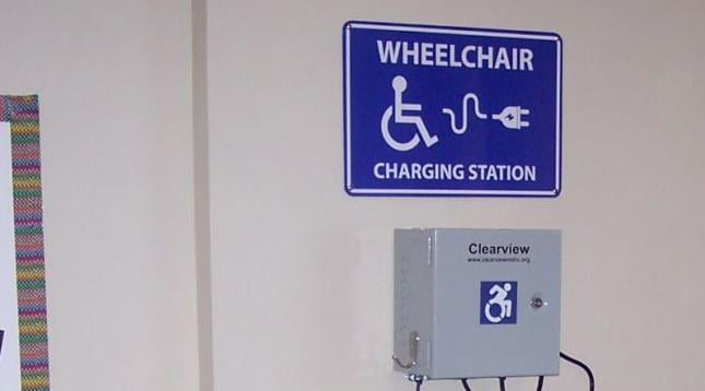 Sioux City installs Iowa's first wheelchair charging station Local