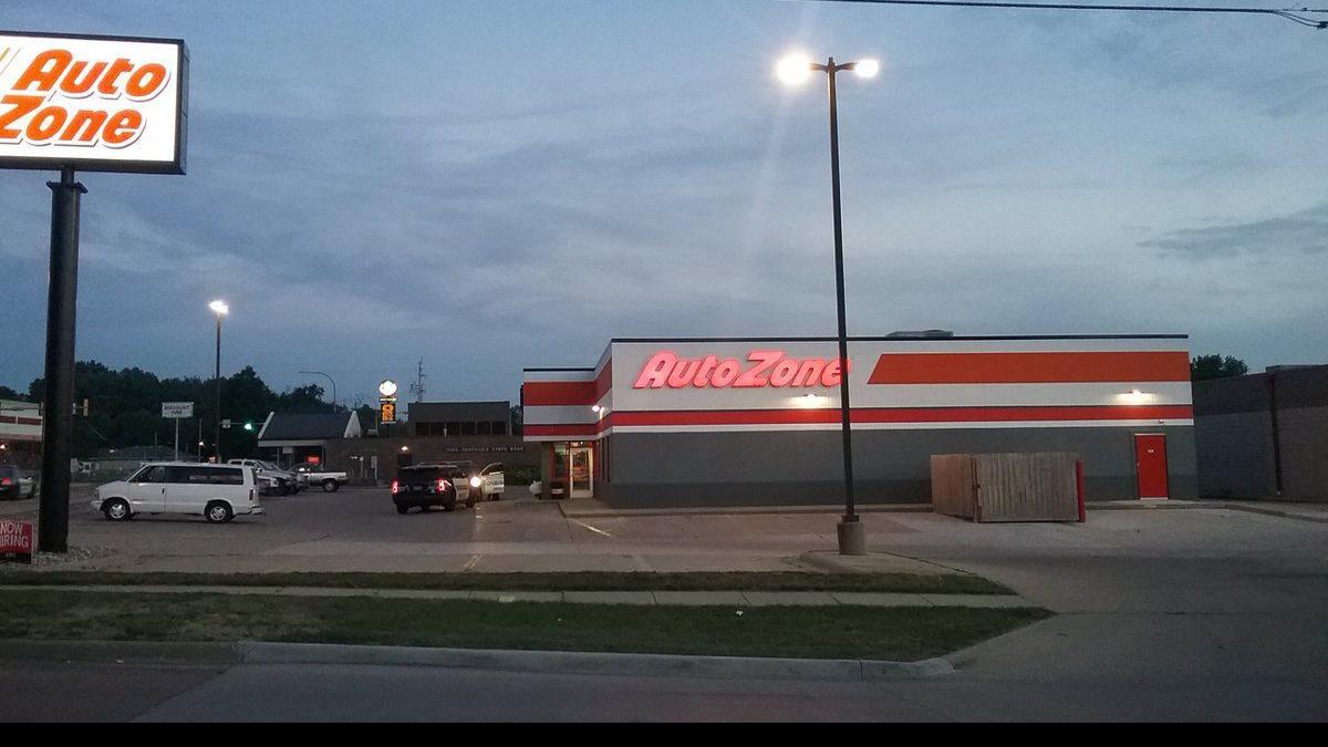 Hamilton Boulevard Autozone Robbed Police Searching For Suspect Crime Courts Siouxcityjournal Com