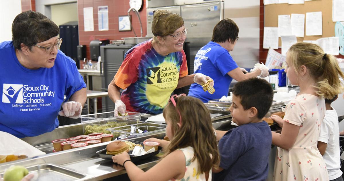 With universal free school lunch program ending, Sioux City officials