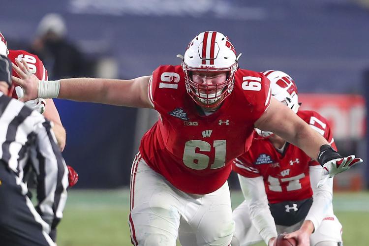 From Amherst to Pasadena, Badgers' Tyler Biadasz, Garrett Groshek