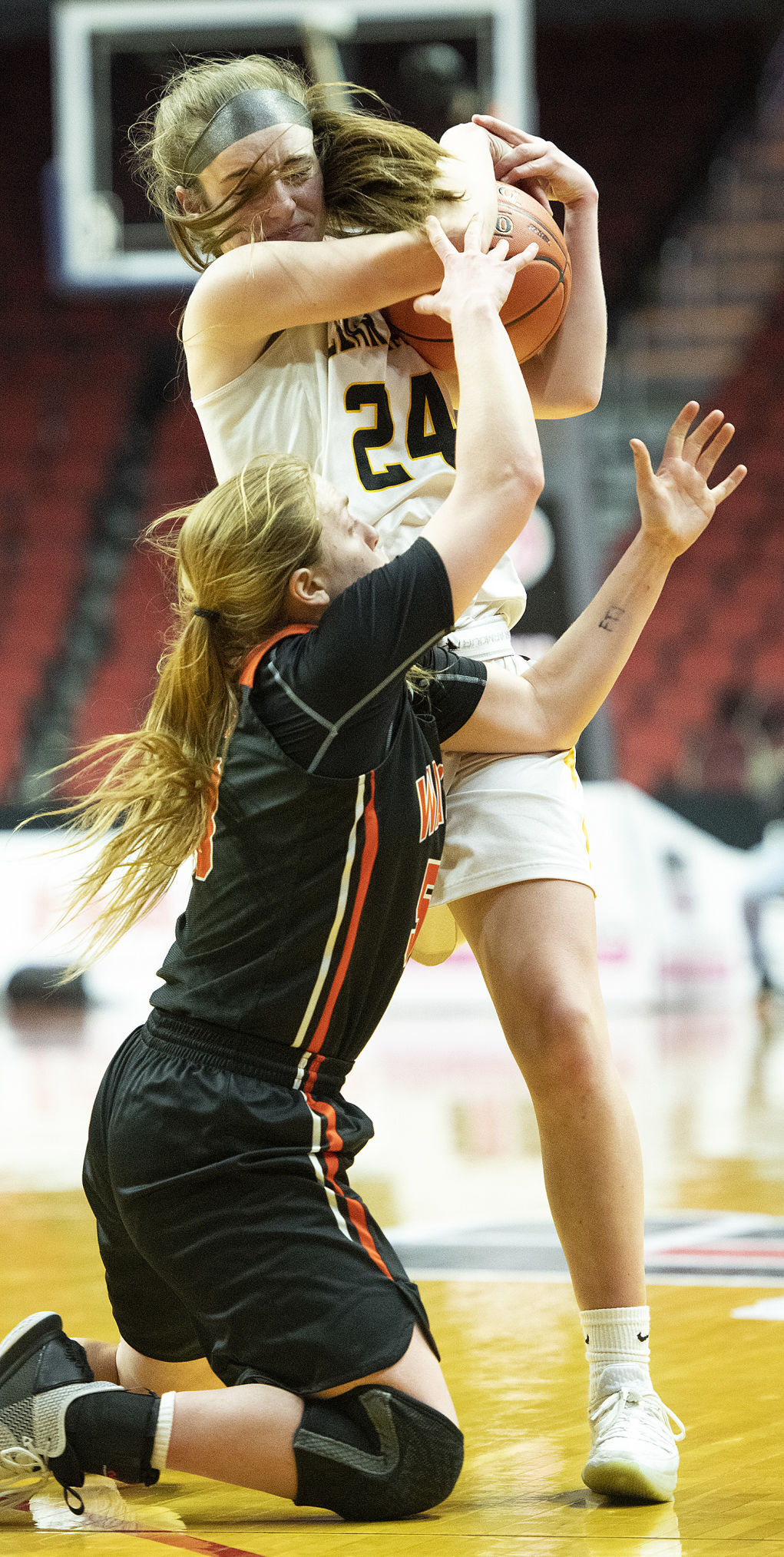 Clear Lake vs Waukon girls state basketball