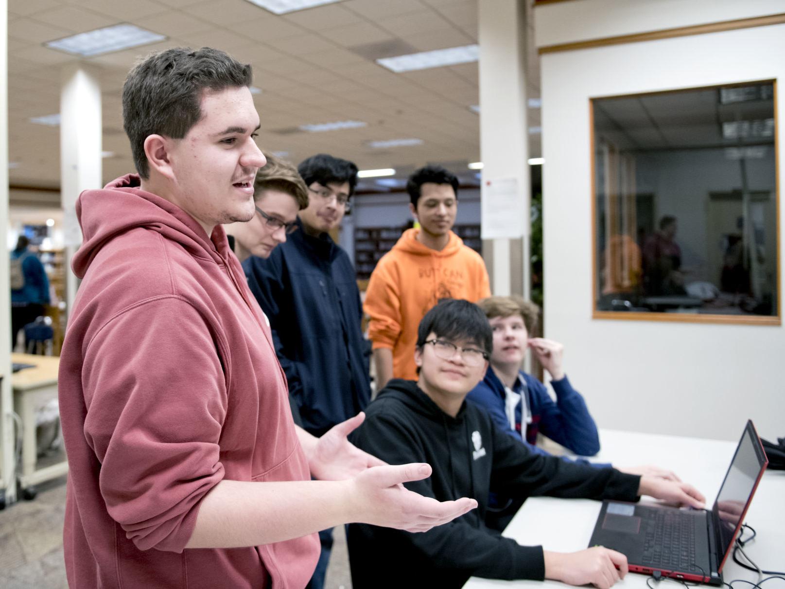 Sioux City E Sports Team Brings Out The Competitiveness Of Gamers Weekender Community Siouxcityjournal Com Fortnite Tournament Sioux City Fortnite Tournament Sioux City Sioux City E Sports Team Brings Out The Competitiveness Of Gamers Weekender Community Siouxcityjournal Com