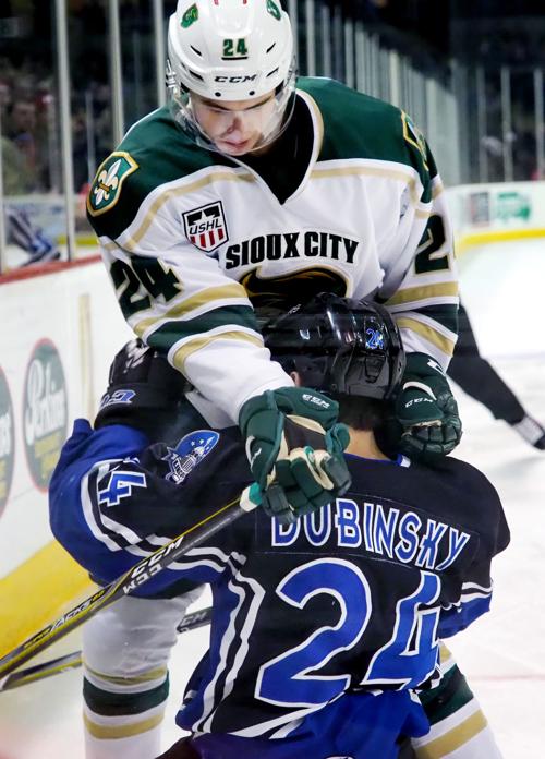 Lincoln Stars at Musketeers hockey
