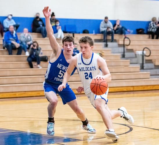 Carter Sievers hits buzzer beats as NewellFonda beats Woodbury Central