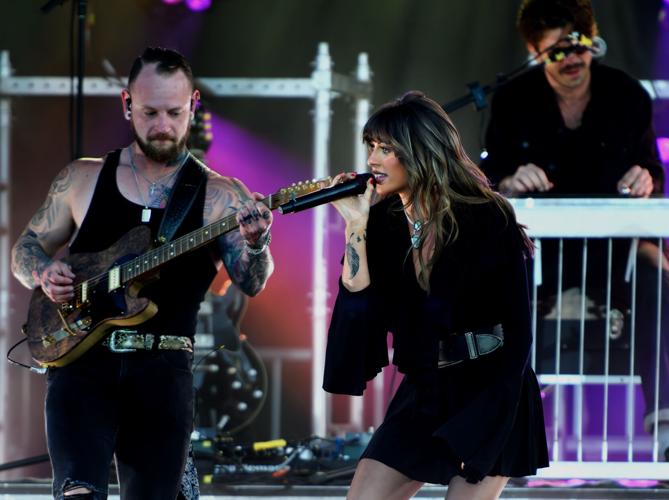 Ella Langley makes a strong impression at Hard Rock concert