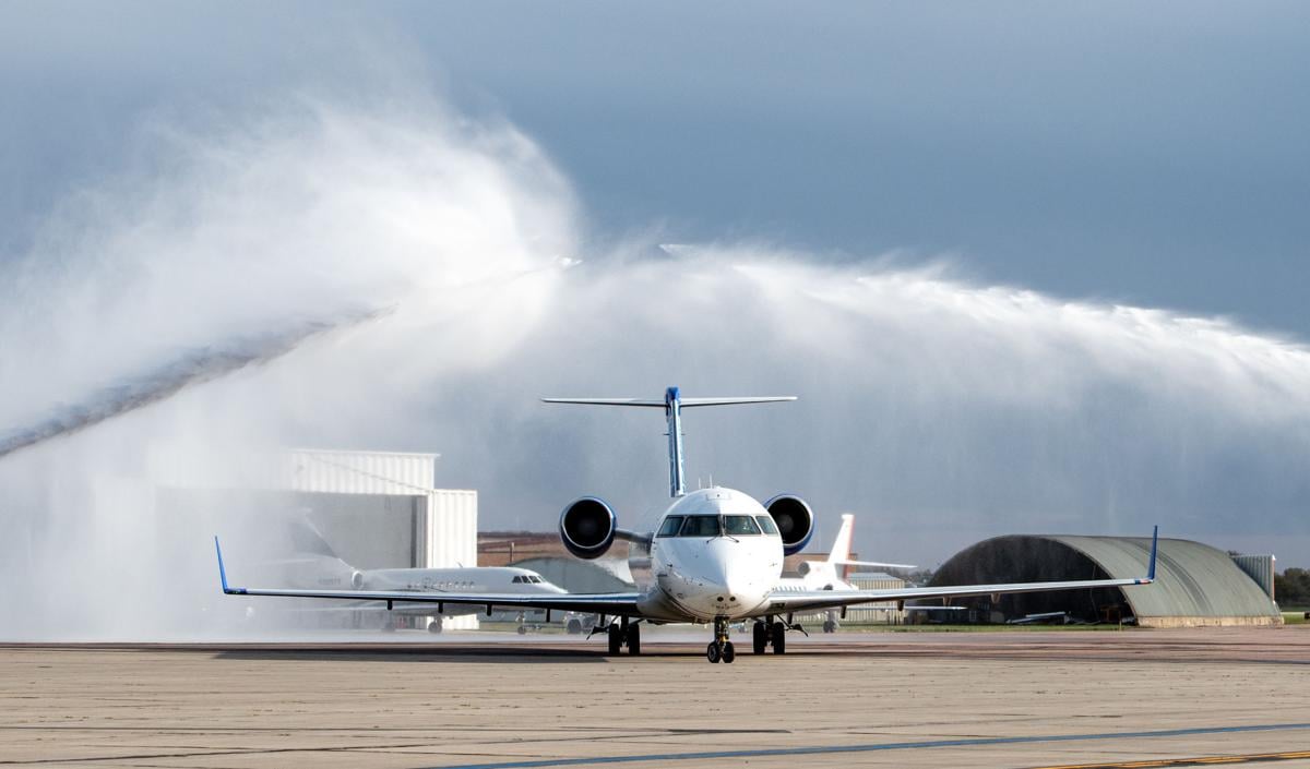 SkyWest adds service to Denver