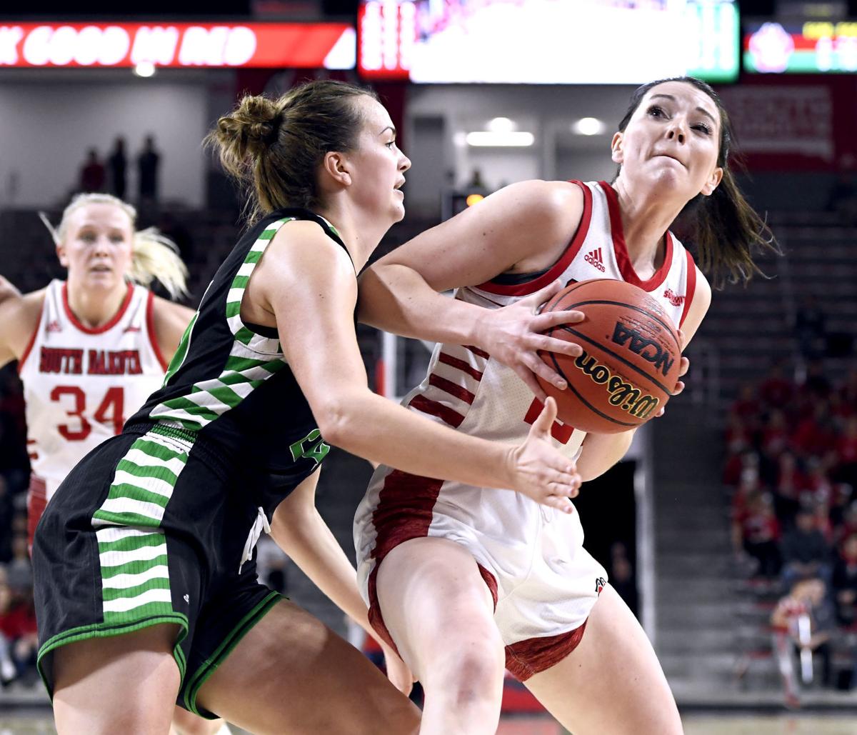 Usd Women Finish Unbeaten Summit League Season College Sports