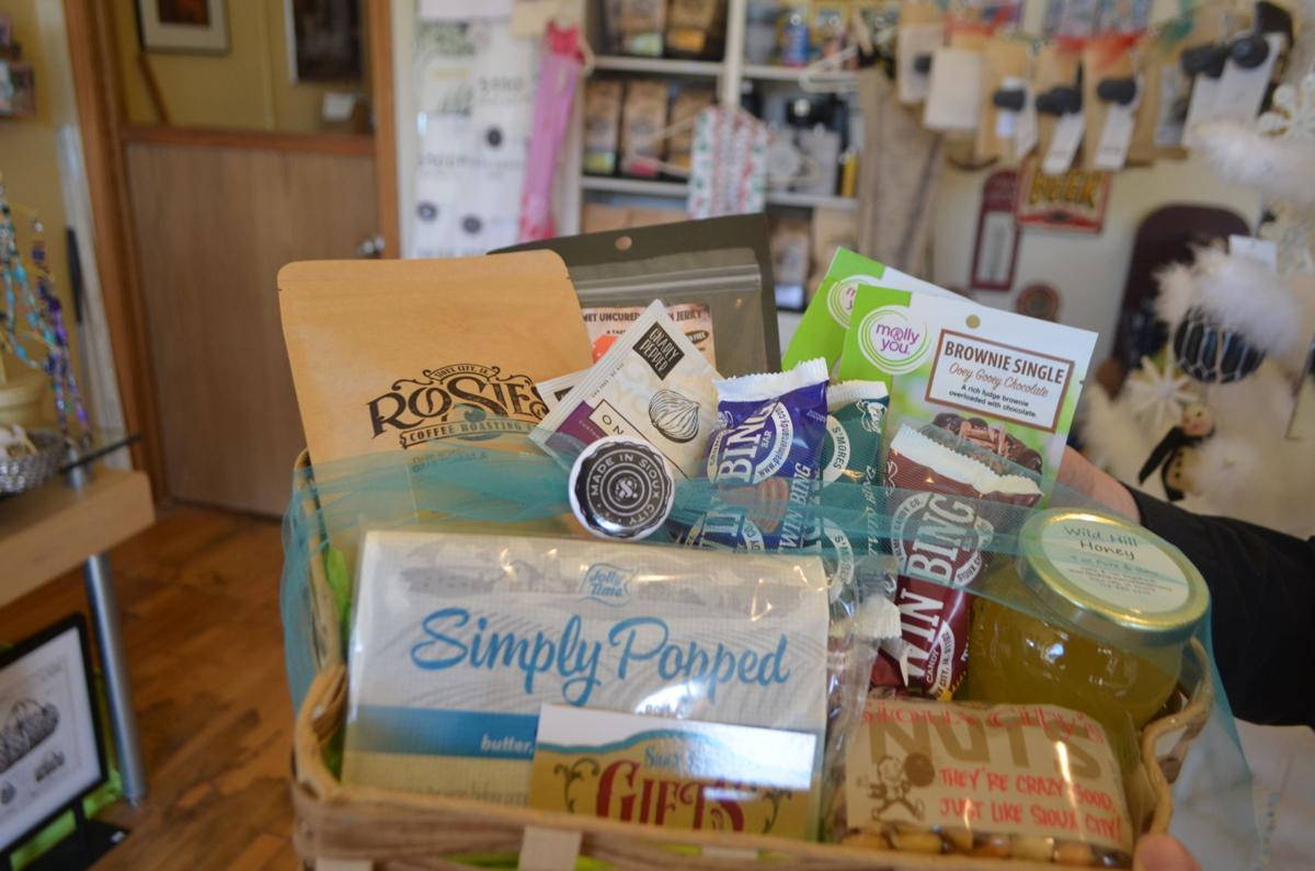 Sioux City Gifts offers up Siouxlandcentric face masks, Tshirts and