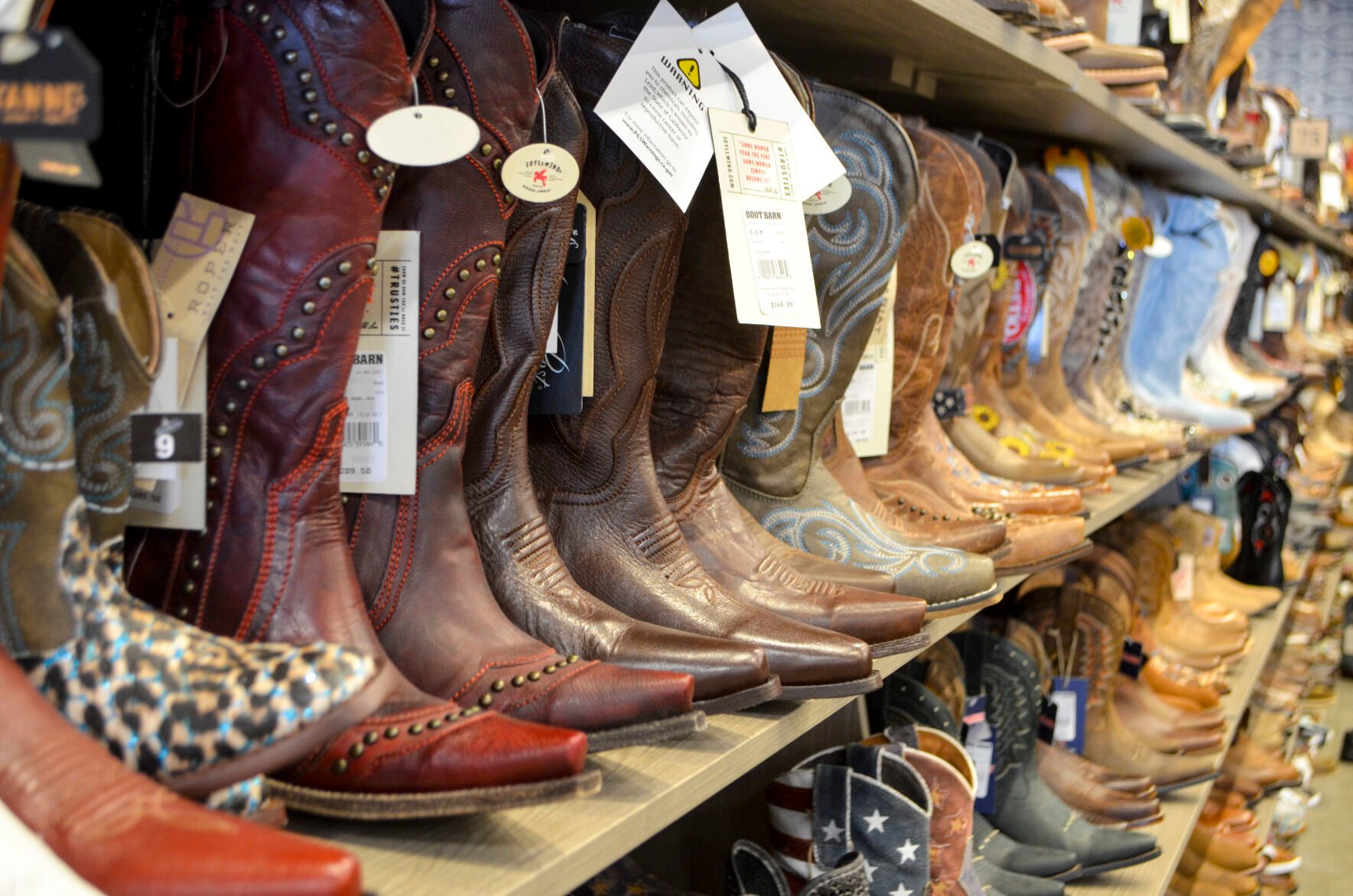 Boot barn nearest outlet me