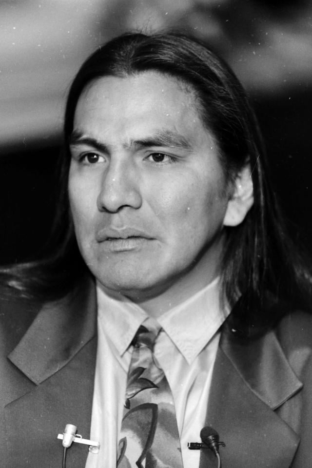 25 Years Ago: Actor Rodney Grant visits Omaha Tribe in Macy, Neb.