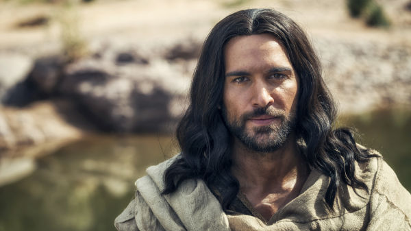 Playing Jesus Was A Humbling Experience For A D S Juan Pablo Di Pace Television Siouxcityjournal Com