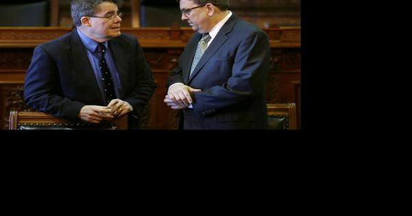 Former Iowa legislative leader loses lobbying gig in Dems' dispute - Vimarsana News
