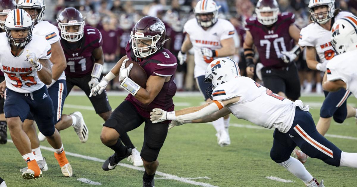 GPAC football roundup: Conference's top three keep rolling