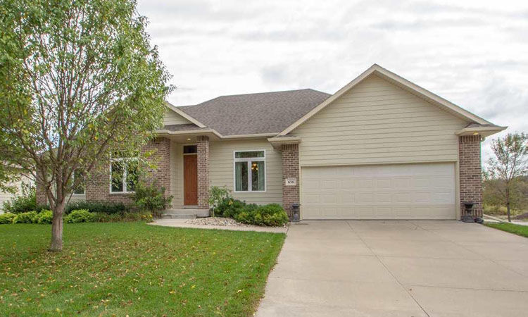 656 Fawn Hollow, Dakota Dunes - $425,000