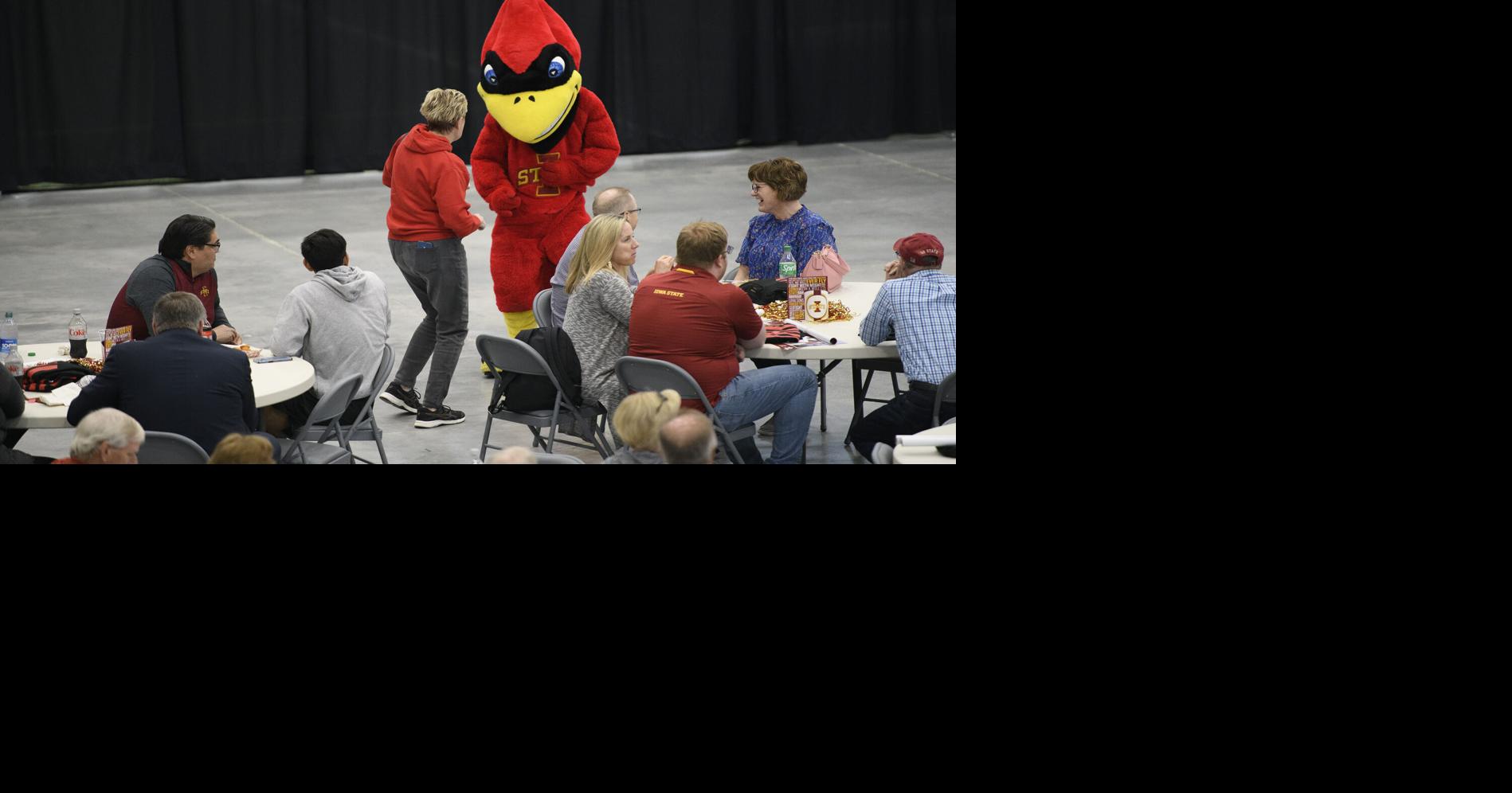 Cyclones' Tailgate Tour makes stop in Sioux City