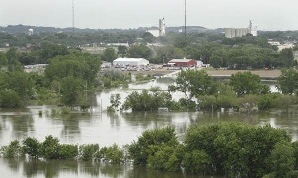 South Sioux flood wall takes shape