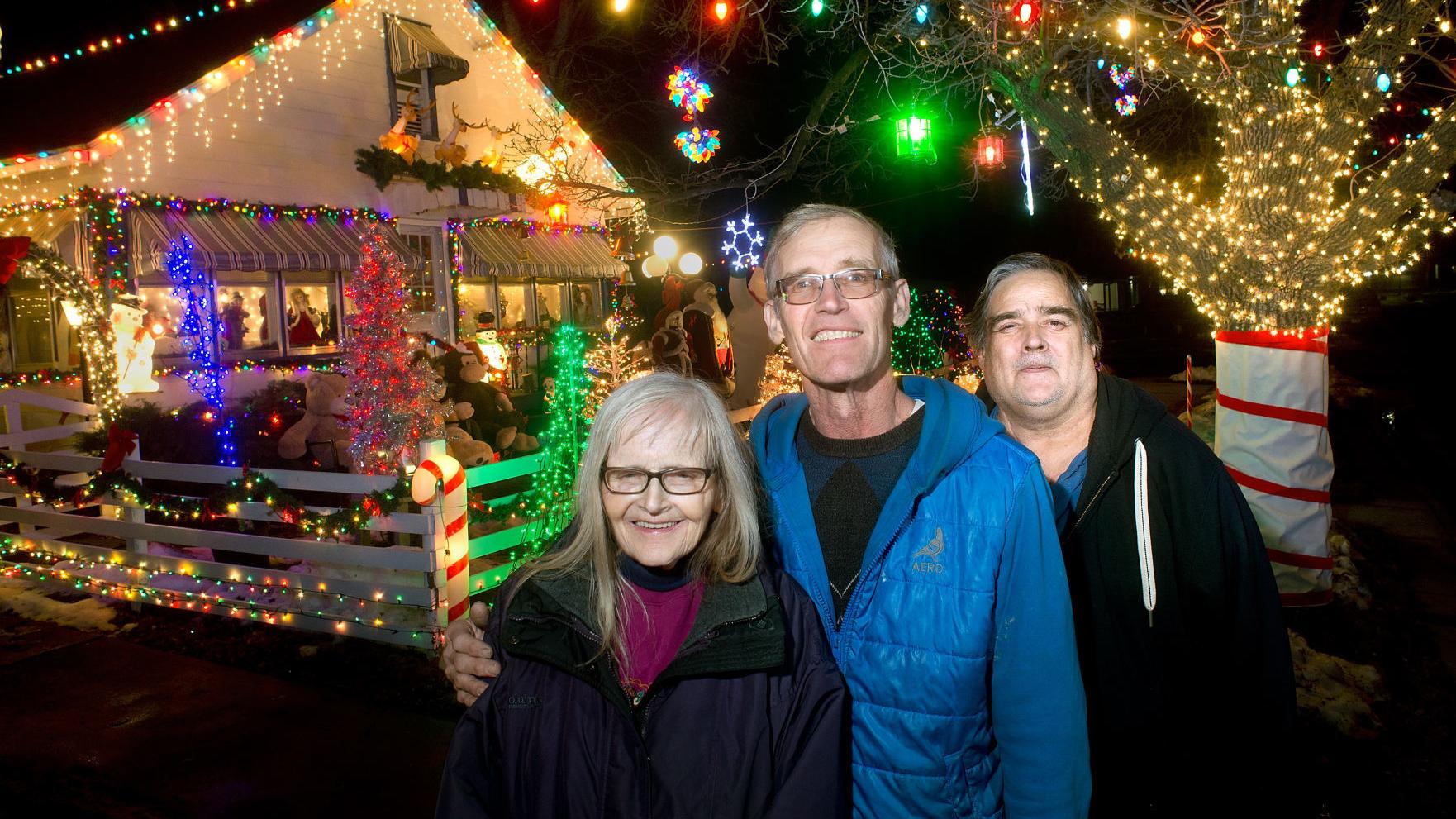 60 Years Of Christmas Lights For South Sioux City Family Local News Siouxcityjournal Com Northeast Community College Event Planner Helps Decorate White House For Christmas 2021