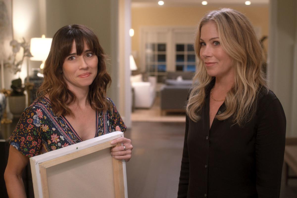 Review Christina Applegate Shines In An Ever Spinning Dead To Me Television Siouxcityjournal Com