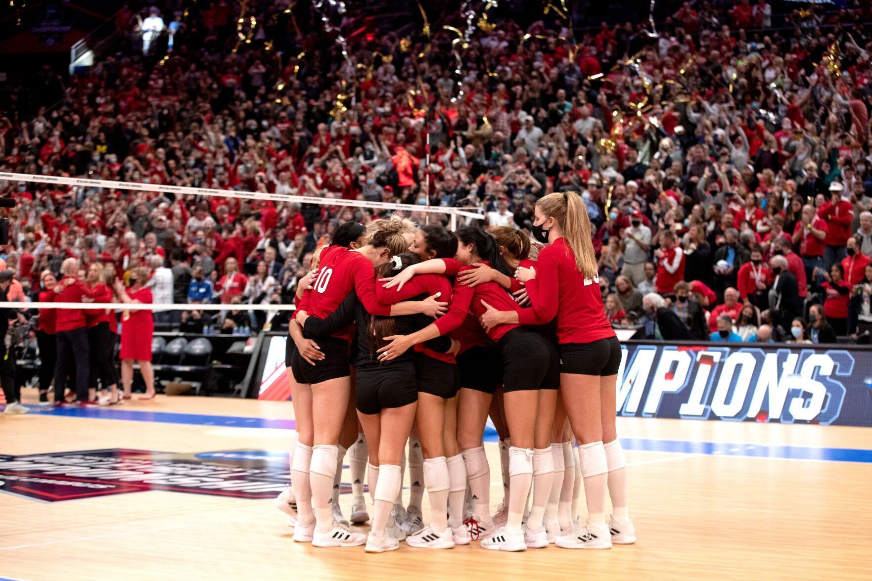 Wisconsin Outlasts Nebraska In Five Sets To Capture Its First National ...