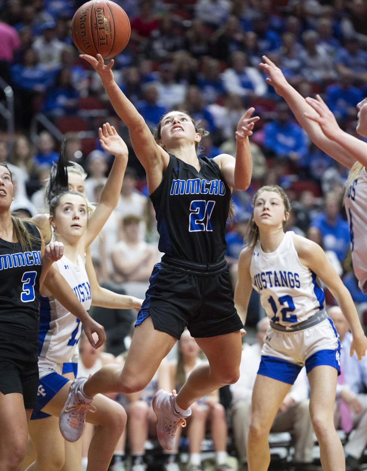 Buzzer beater lifts Glenwood boys to home tourney title (with video)