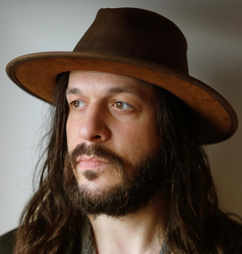 Shawn James Brings Sioux City The Dark The Light Weekender Siouxcityjournal Com
