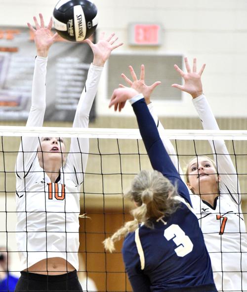 Heelan vs Sergeant Bluff-Luton volleyball