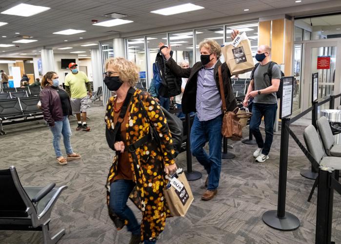 SkyWest adds service to Denver