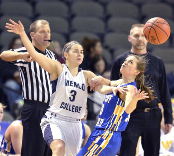 2015 NAIA basketball Briar Cliff vs Menlo College