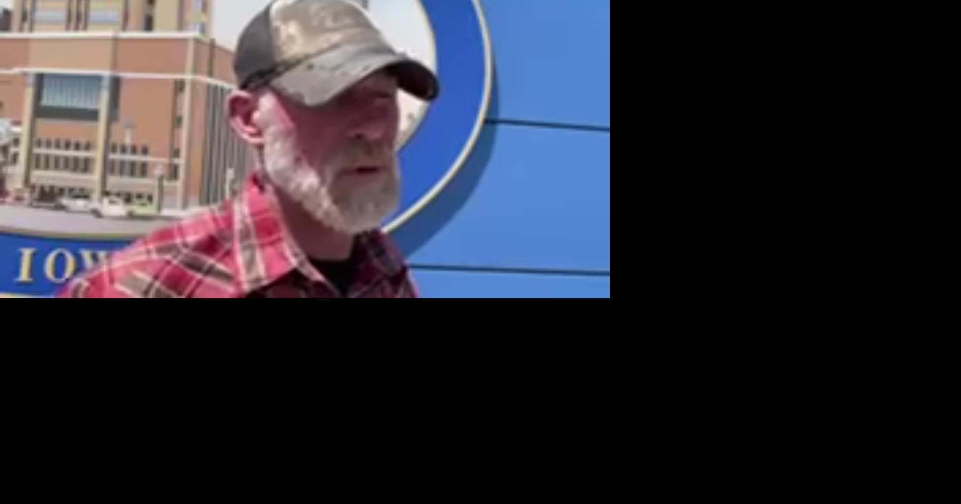 Video: Sioux City street flower artist acquitted of spray painting flower in street