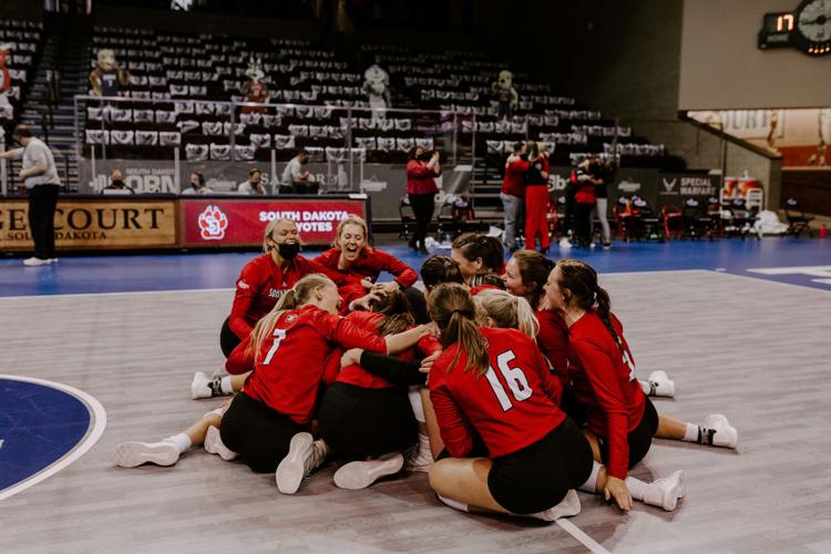 South Dakota volleyball ready to return with entire roster back