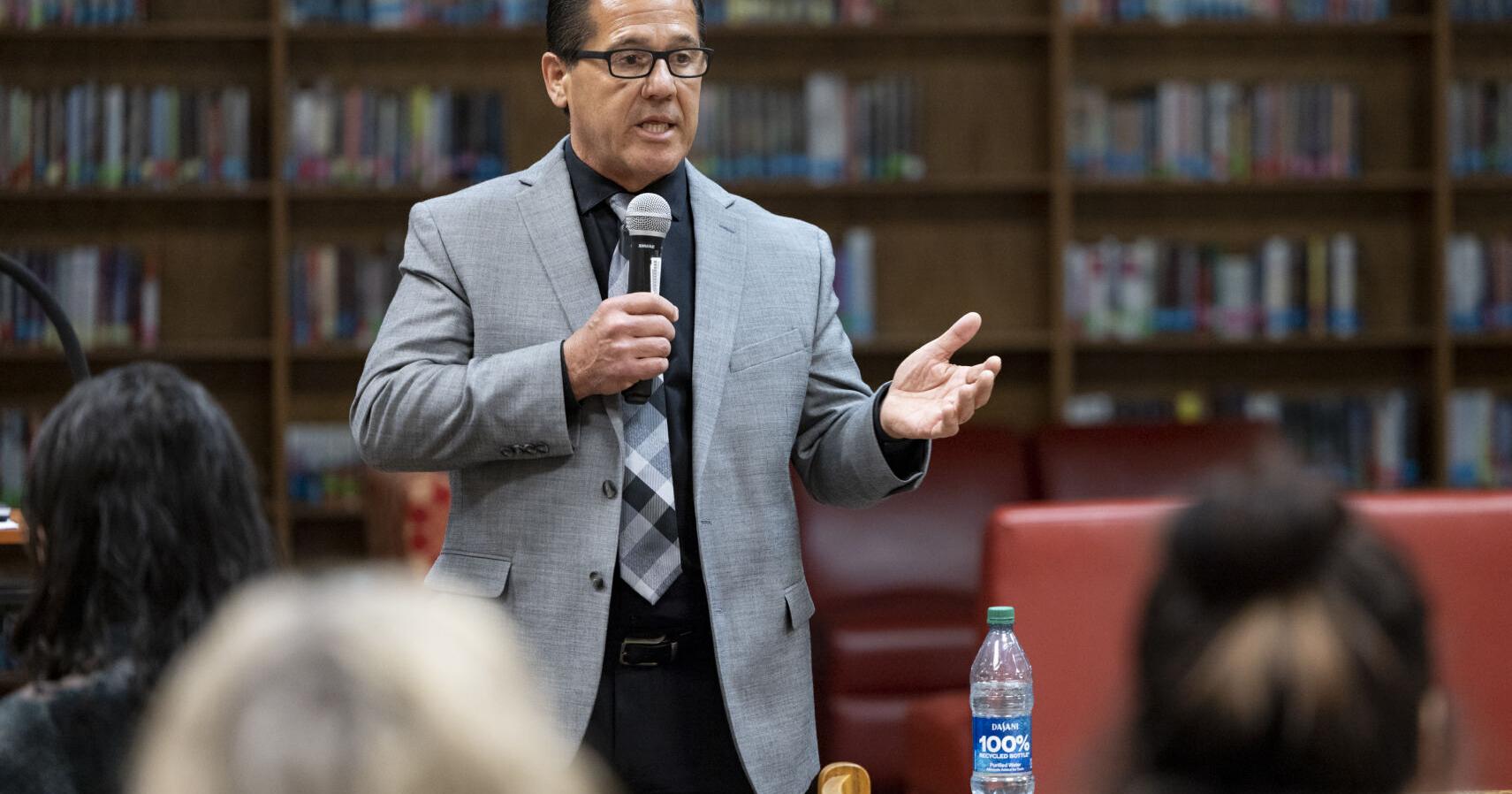 Rod Earleywine chosen as Sioux City superintendent