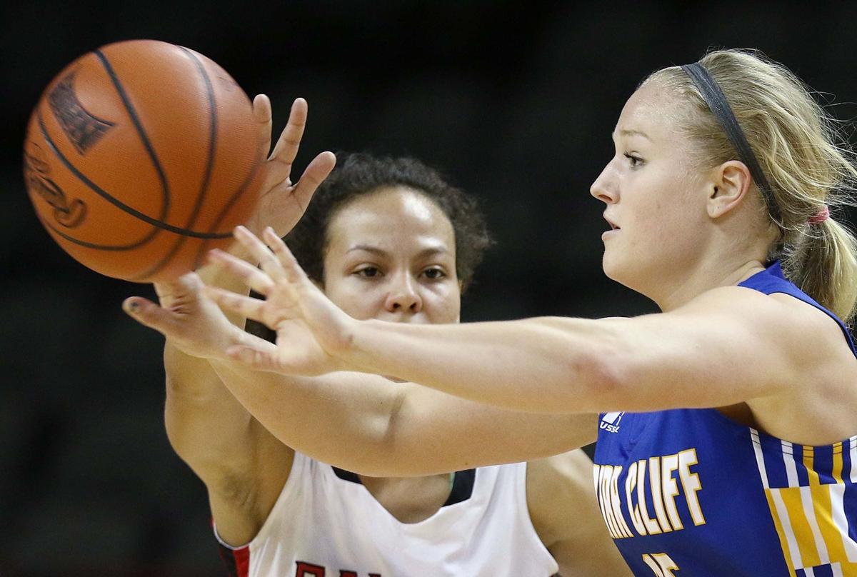 Big Third Quarter Sinks Briar Cliff Against Southern Oregon