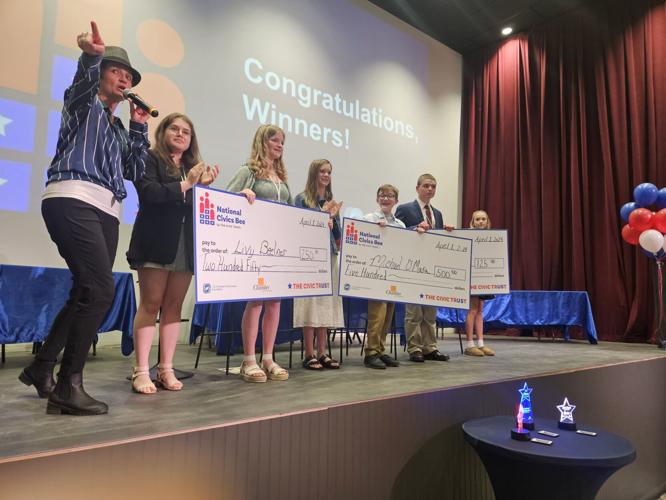 Heidi Reinking with students