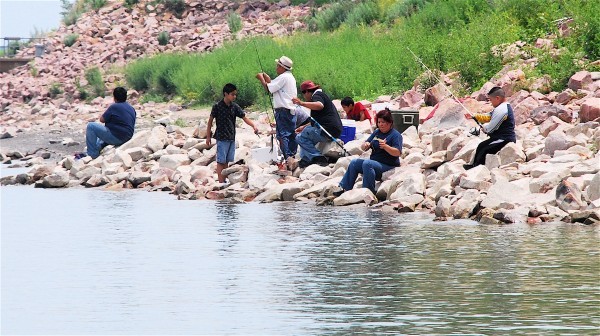 Myhre Here S How To Catch Fish From The Shoreline Outdoors