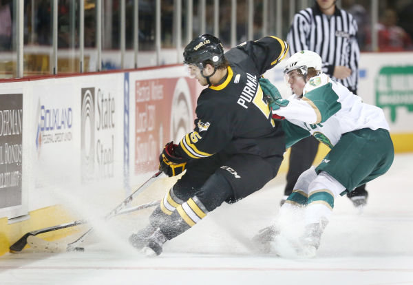 Musketeers hockey vs Green Bay
