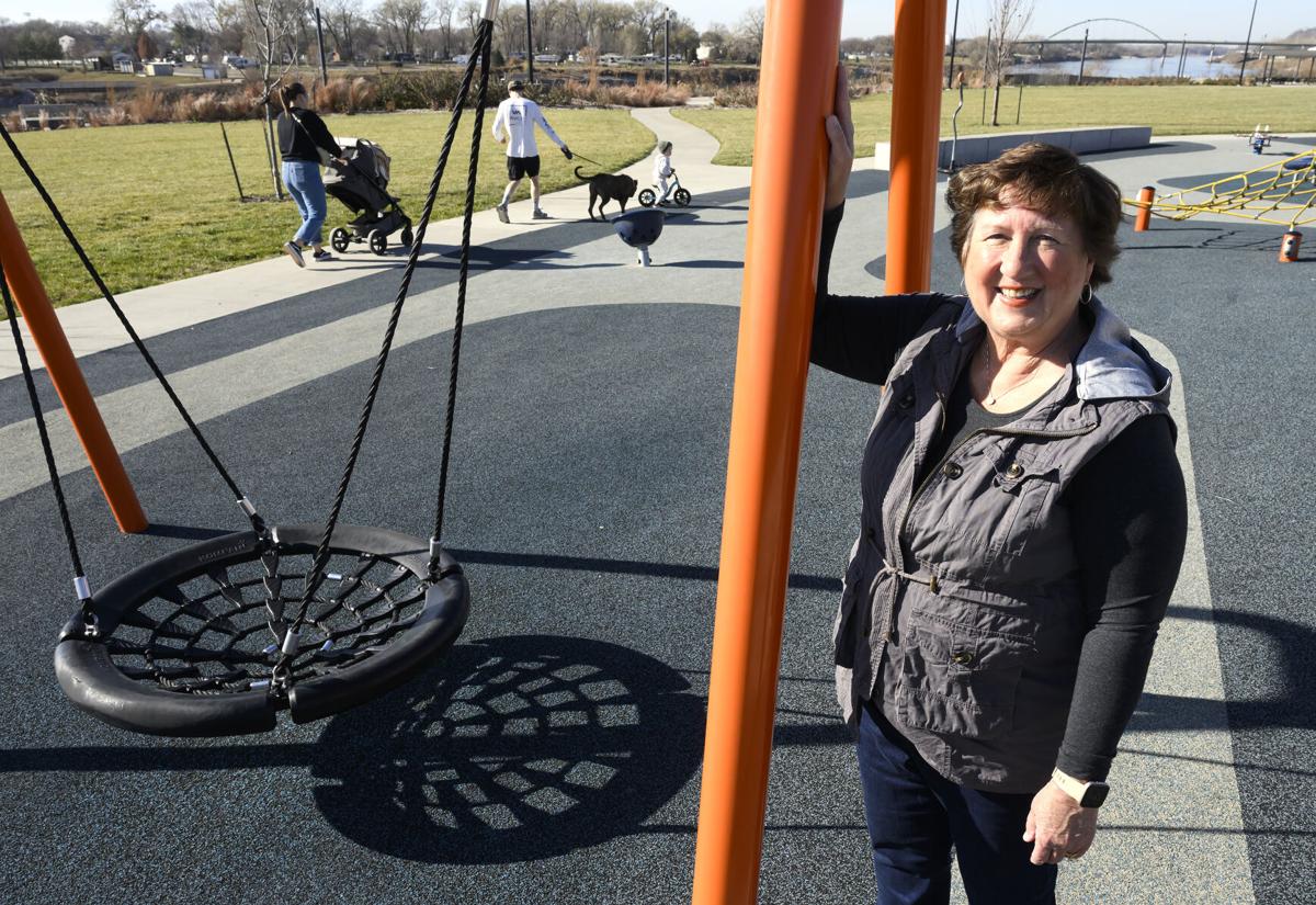 Volunteer Cindy Brewer