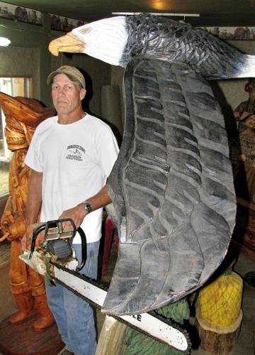 Chainsaw artist Jeff Klatt 