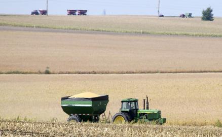 Bill requires foreign owners of Iowa farmland to report more - Vimarsana News