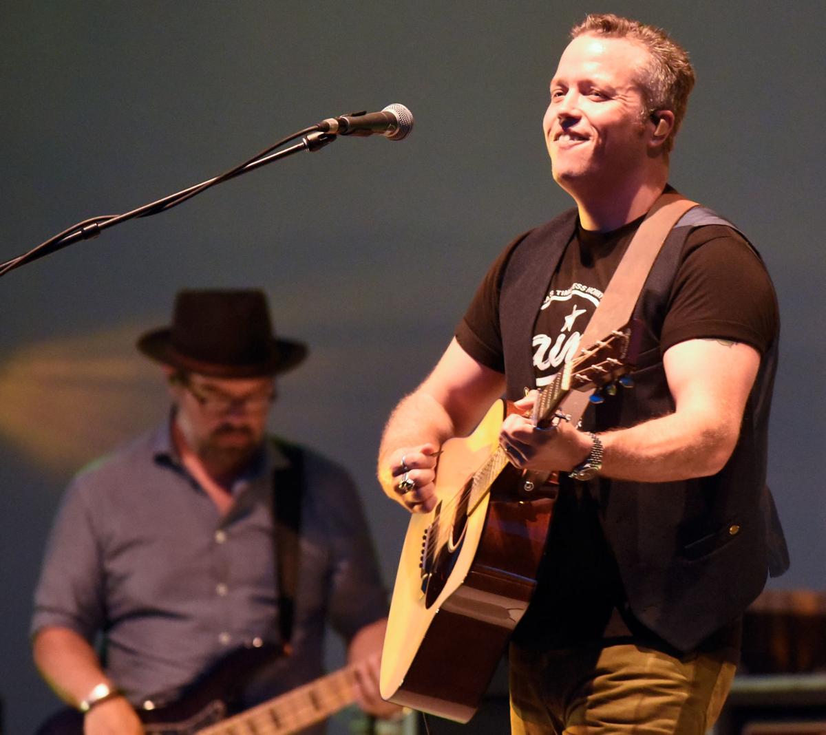 Review Jason Isbell Wins New Admirers At Sitp Music