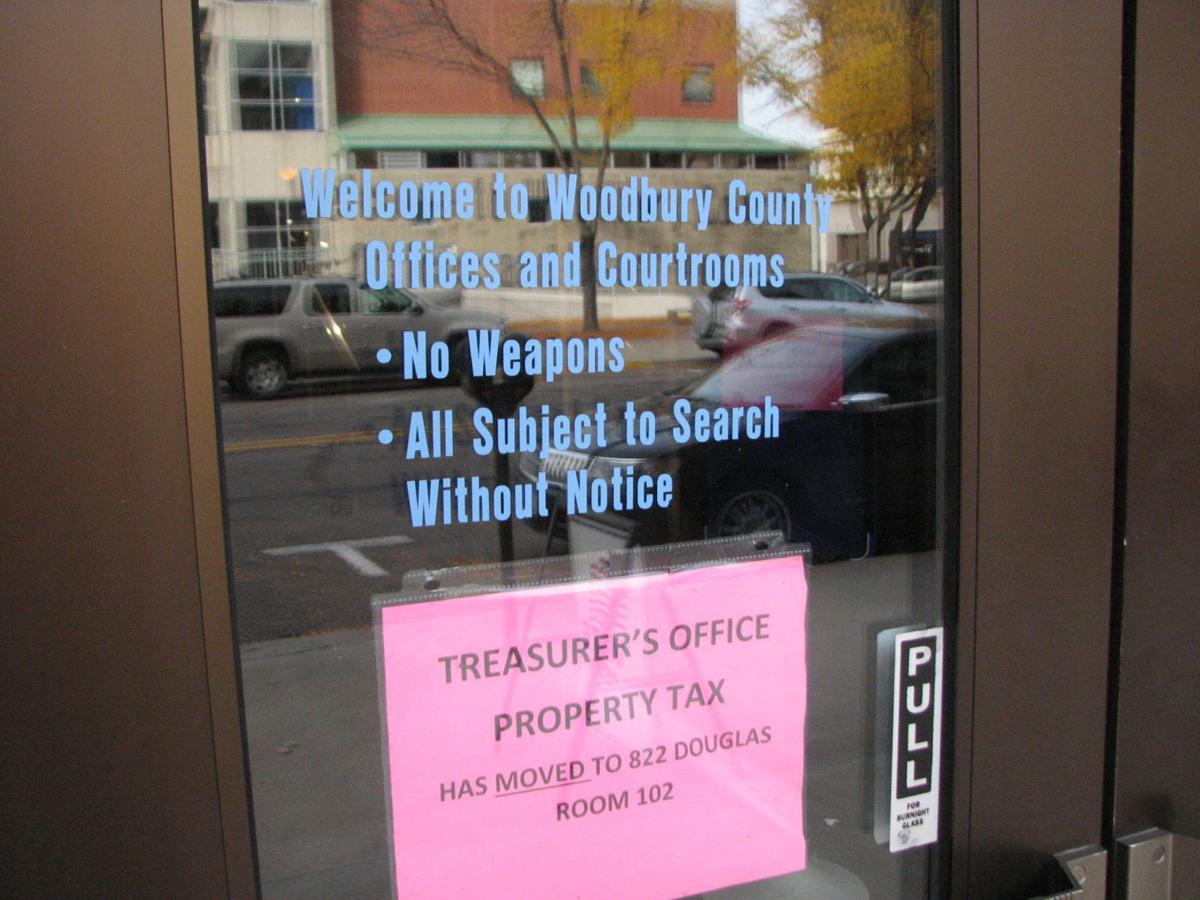 woodbury county courthouse doors