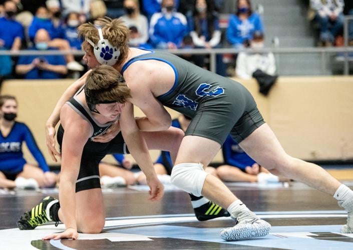 No. 9 Woodbury Central beats No. 3 West Sioux; extends record to 200
