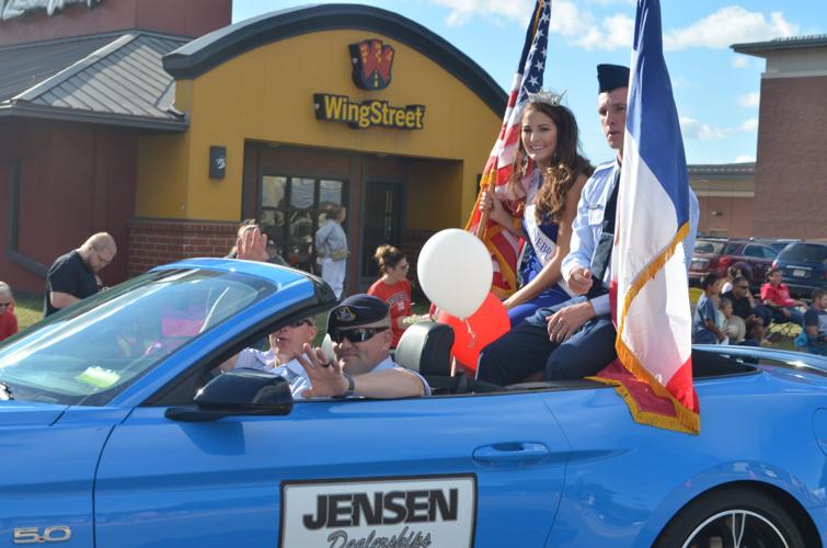 Miss Nebraska salutes DakotaThurston County Fair Parade