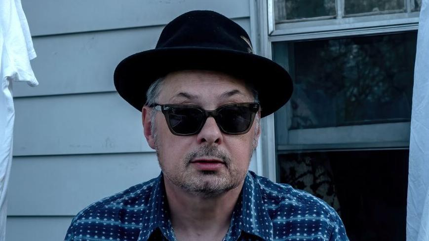 With a new album, musician Kevin Gordon is back in the spotlight