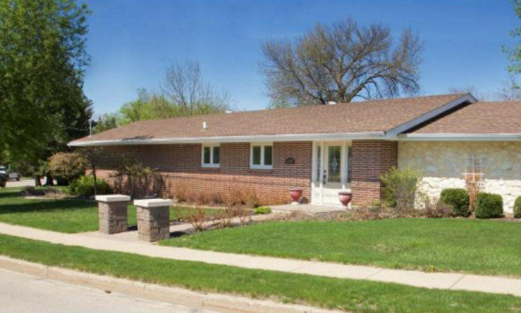 1005 37th St - $267,500